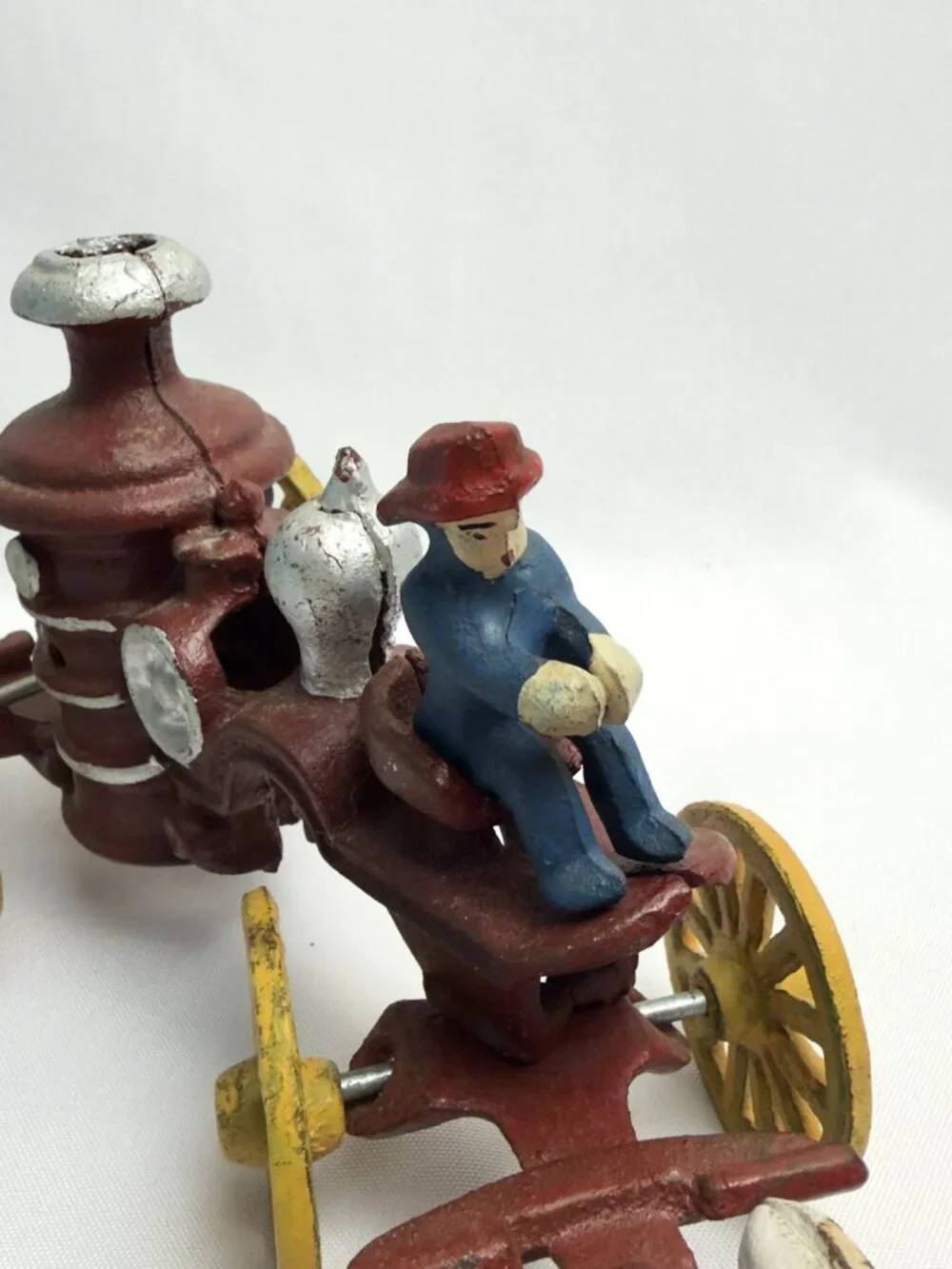 Cast Iron Vintage Horse-Drawn Fire Engine Pumper Wagon Toy Driver & 2 Horses 11